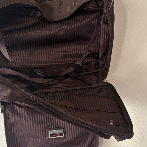 Tumi duffle bag in chocolate brown - Picture 7 of 8